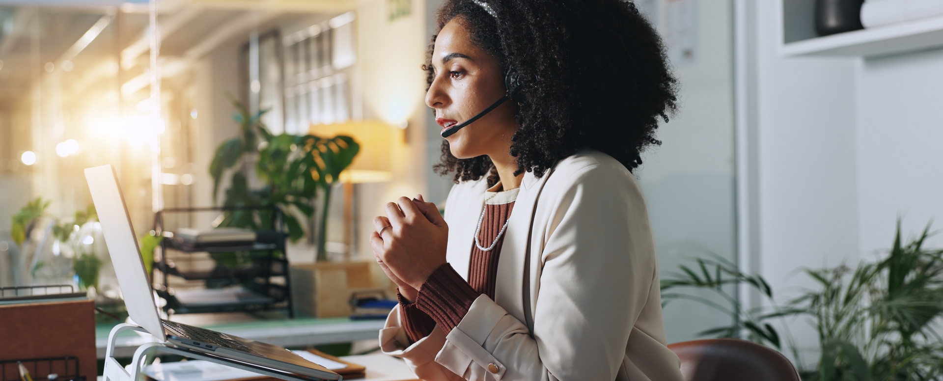 Laptop,,Call,Center,And,Business,Woman,In,Office,For,Virtual